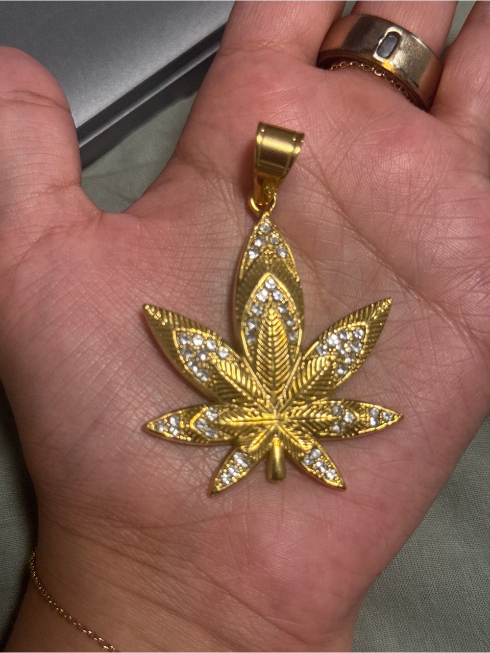 Gold Leaf Pendant Necklace